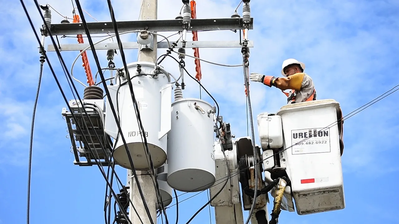 electrician, employee, job, electricity, people, helmet, builder, electric, men, tools, repair, factory, tool, industrial, crane, truck, transformer, transformers, wires, wiring, post, of, light, electrician, electrician, electrician, electrician, electrician, transformer, transformer, transformer. Choosing electrical contractor software: reviews and verdicts