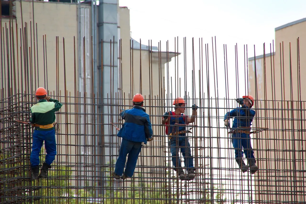 steel workers, concrete, formwork, construction worker, construction, construction site, shell, metal struts, construction worker, construction worker, construction worker, construction worker, construction, construction, construction, construction, construction site, construction site, construction site, construction site, construction site. GST/HST, CRA payroll and construction holdback for Canadian electrical contractors
